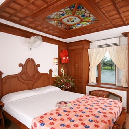 Warmth Lake Haven Alappuzha Екстериор снимка