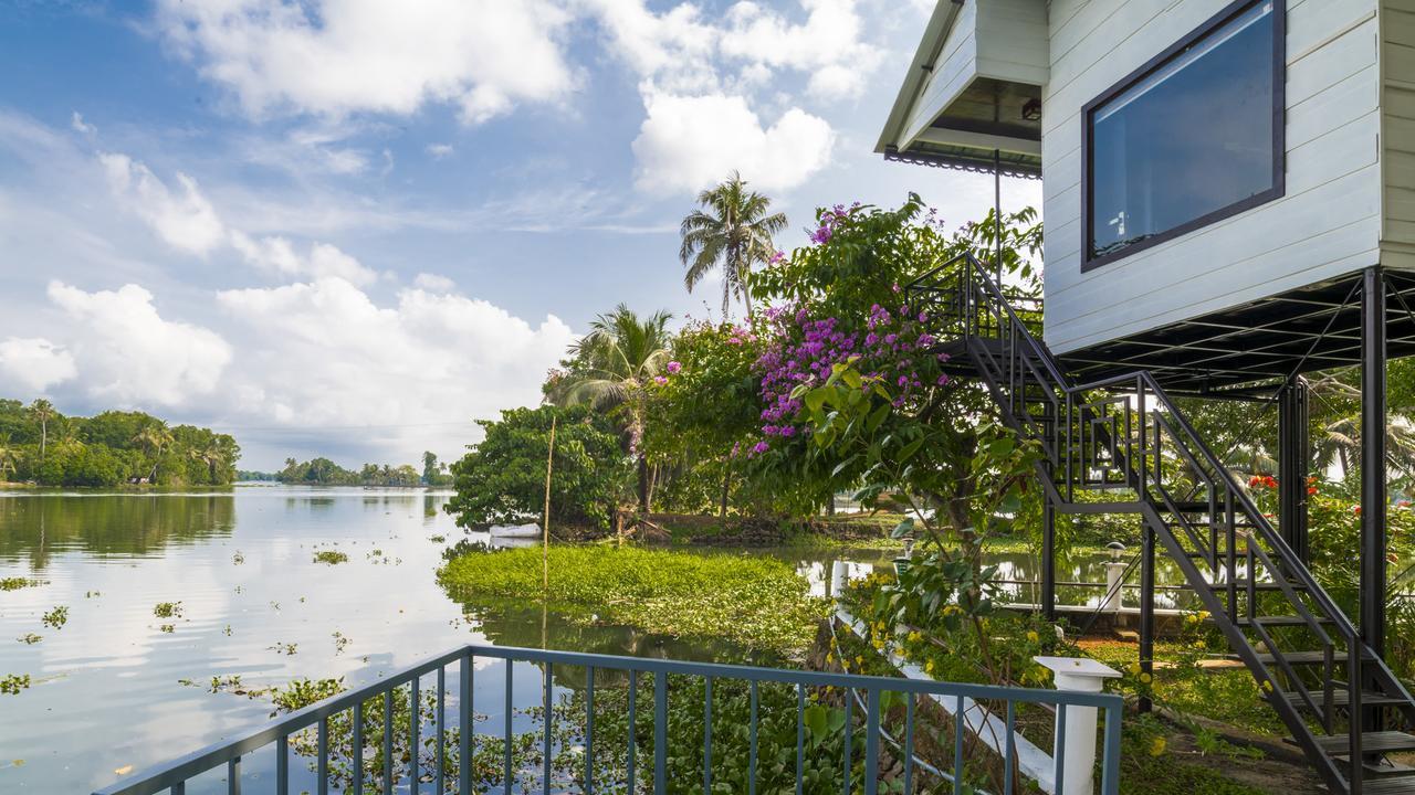 Warmth Lake Haven Alappuzha Екстериор снимка