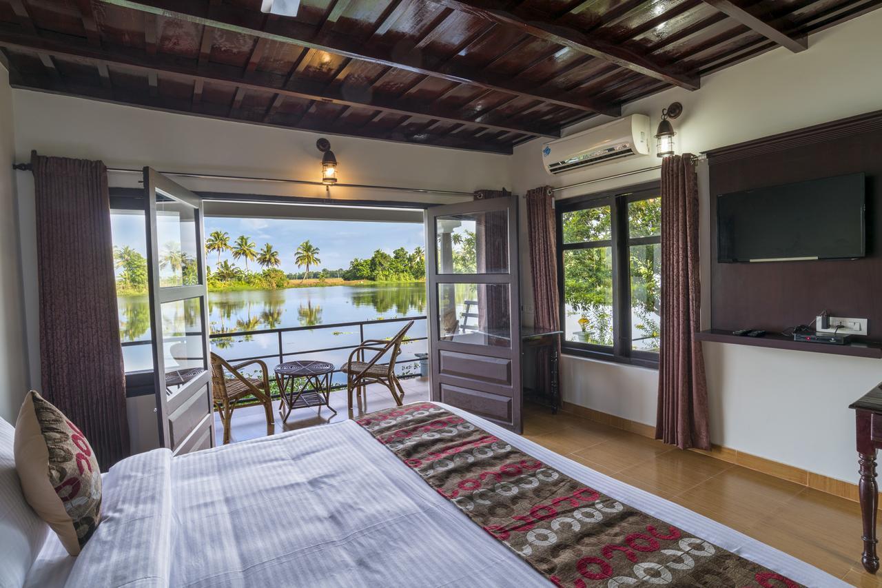 Warmth Lake Haven Alappuzha Екстериор снимка