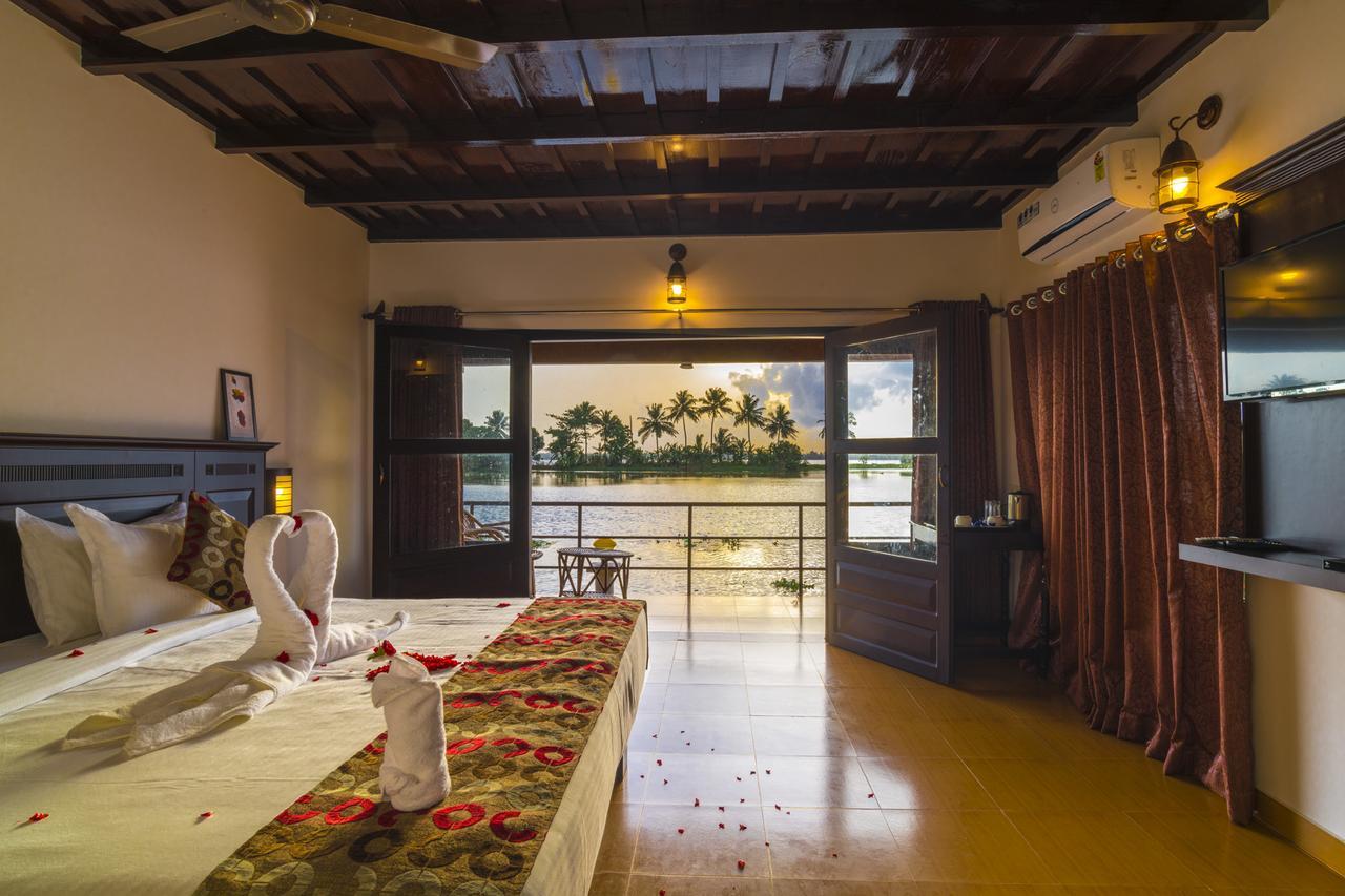 Warmth Lake Haven Alappuzha Екстериор снимка