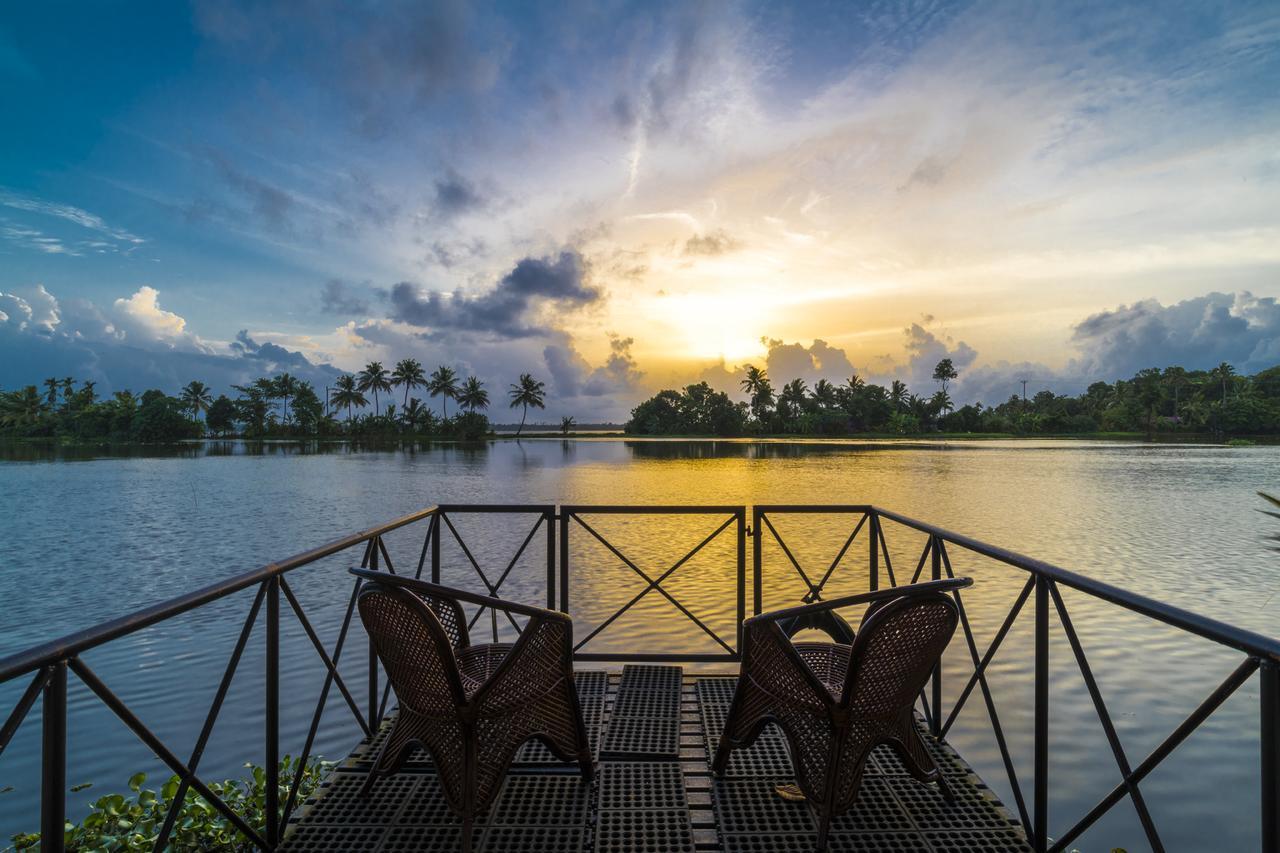 Warmth Lake Haven Alappuzha Екстериор снимка