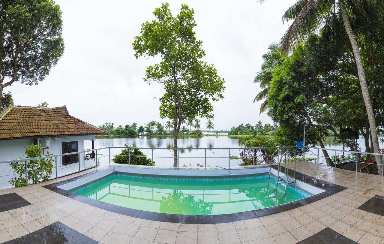 Warmth Lake Haven Alappuzha Екстериор снимка