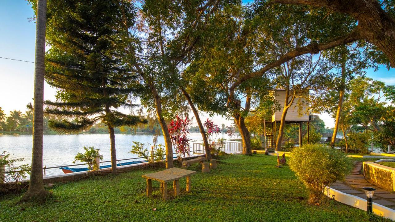 Warmth Lake Haven Alappuzha Екстериор снимка