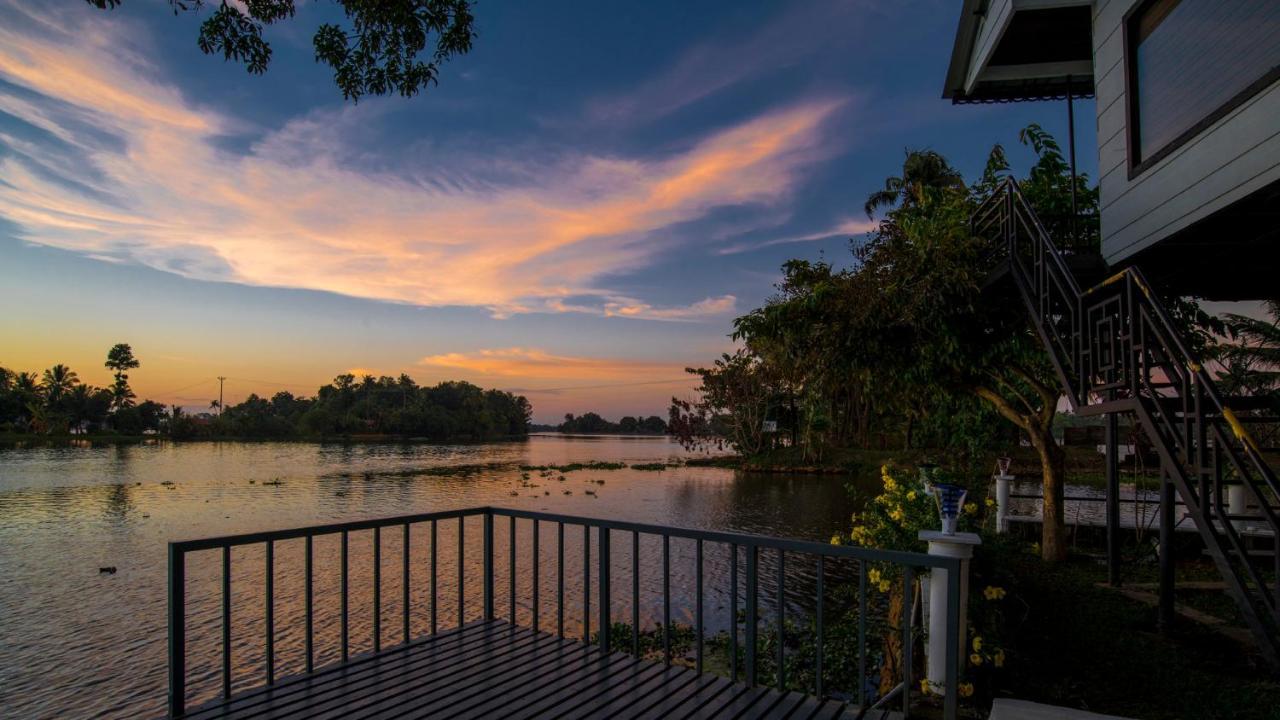 Warmth Lake Haven Alappuzha Екстериор снимка