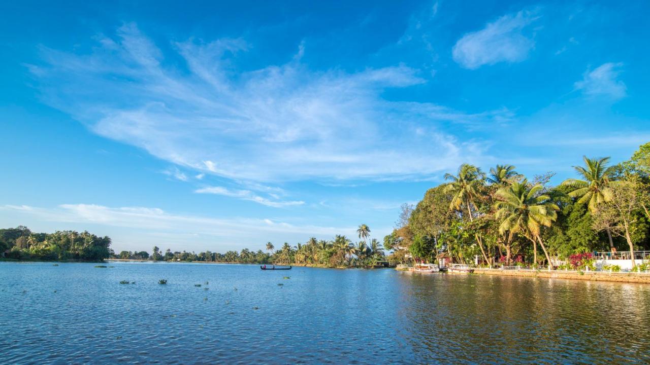 Warmth Lake Haven Alappuzha Екстериор снимка