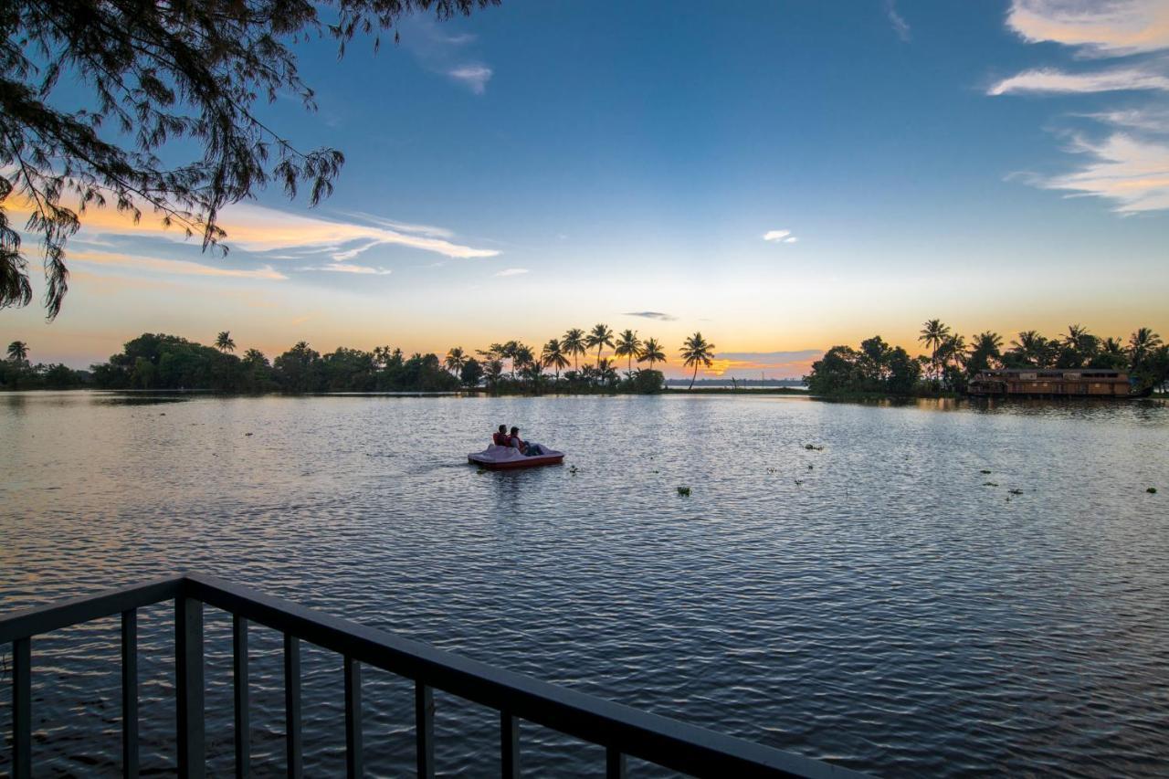 Warmth Lake Haven Alappuzha Екстериор снимка