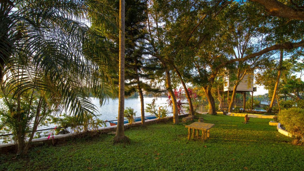 Warmth Lake Haven Alappuzha Екстериор снимка