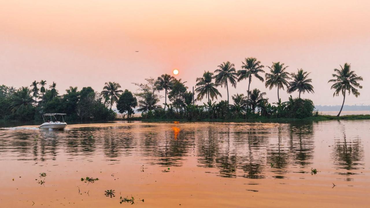 Warmth Lake Haven Alappuzha Екстериор снимка