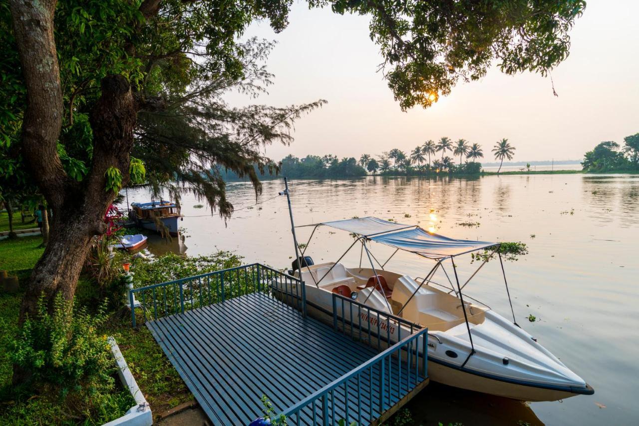 Warmth Lake Haven Alappuzha Екстериор снимка