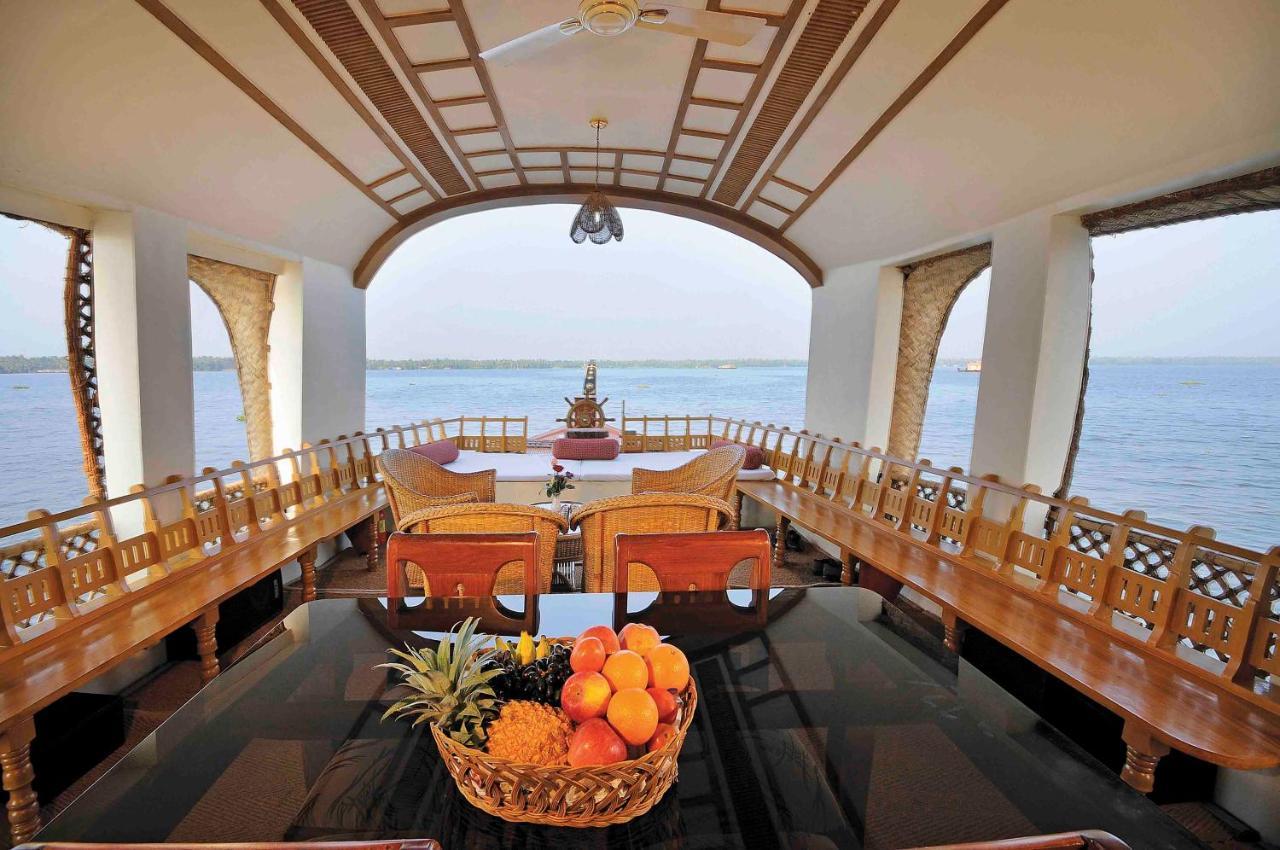Warmth Lake Haven Alappuzha Екстериор снимка